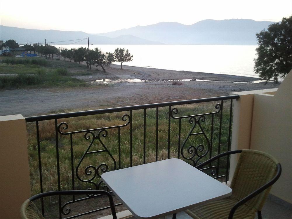 Mesogios Beach Korfalonas Bagian luar foto