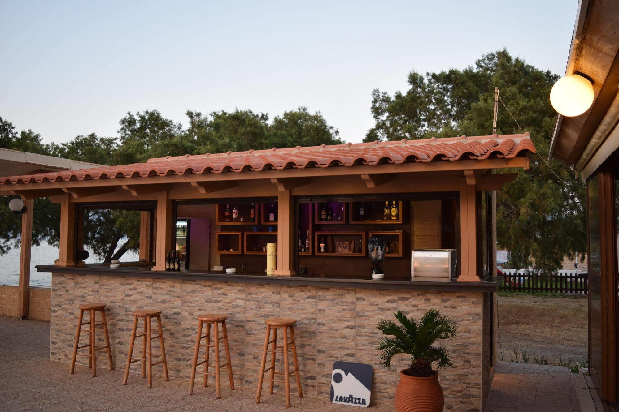 Mesogios Beach Korfalonas Bagian luar foto