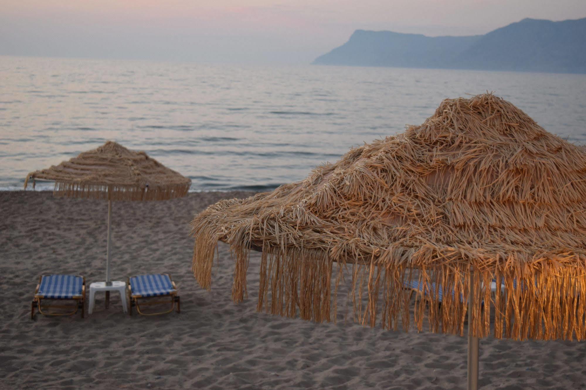 Mesogios Beach Korfalonas Bagian luar foto